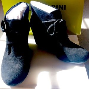 Never worn Gianni Bini booties